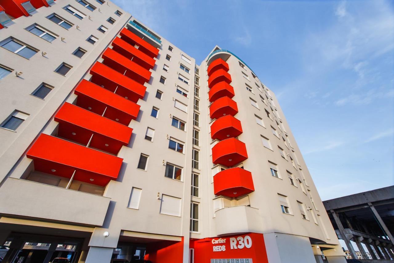 Trendy Apartment Near City Center Oradea Exterior photo