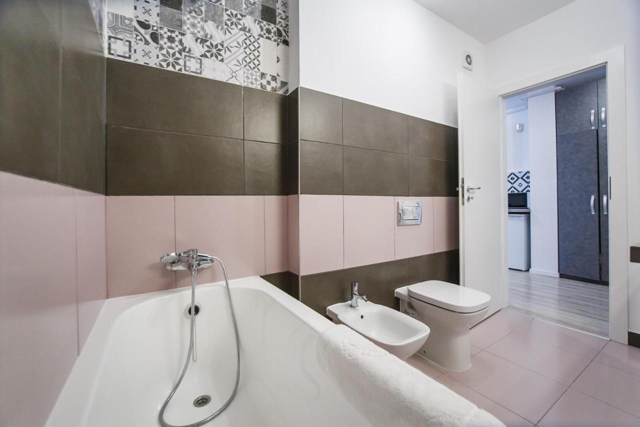 Trendy Apartment Near City Center Oradea Exterior photo