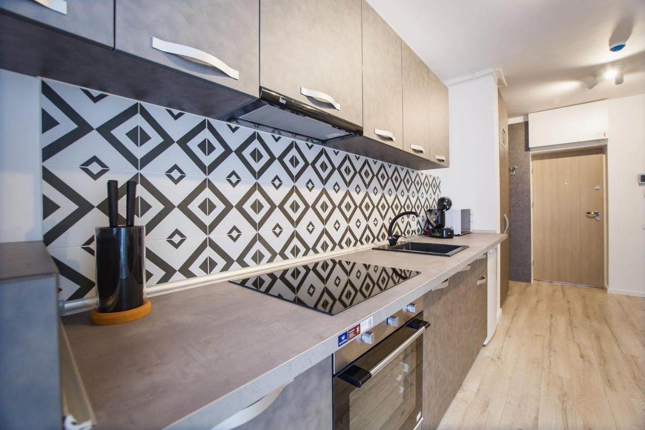 Trendy Apartment Near City Center Oradea Exterior photo