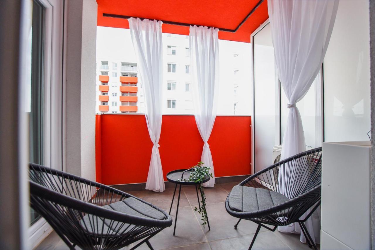 Trendy Apartment Near City Center Oradea Exterior photo