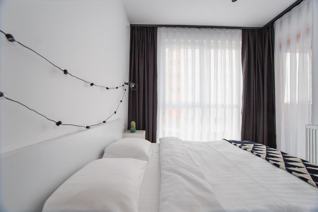 Trendy Apartment Near City Center Oradea Exterior photo